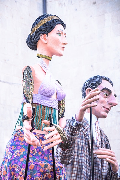 Marionnette Ida Rubinstein avec la marionnette Maurince Ravel lors du Festival Ravel de Saint Jean de Luz