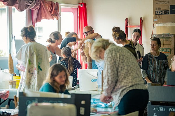 L’art comme vecteur de lien social et d’appartenance. Ateliers Participatifs de Bidart pour la création d'une marionnette géante, symbole de Bidart