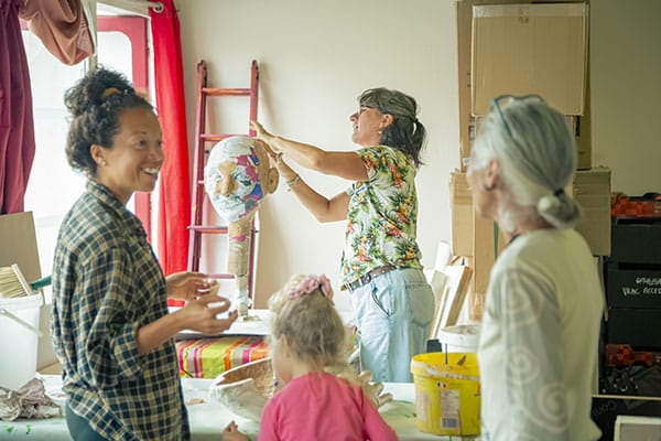 L’art comme vecteur de lien social et d’appartenance. Projet artistique de la création d'une marionnette géante symbole de Bidart en ateliers Participatifs