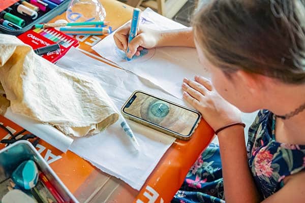 Expérimenter, manipuler, apprendre, reproduire l'iris de l'oeil.